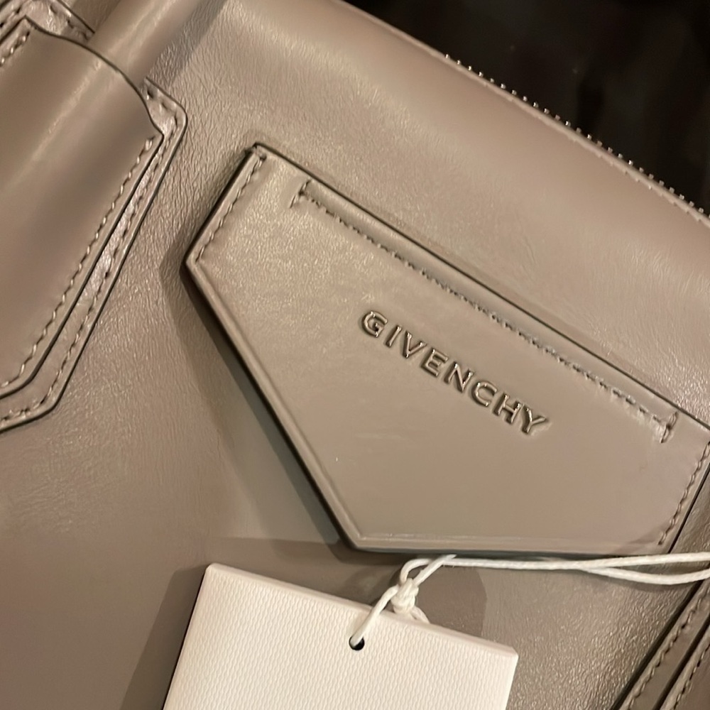 NWT Givenchy Antigona Medium Soft Leather Top Handles Tote In Stone Grey - Picture 6 of 10